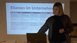 Politische Bildung am Arbeitplatz – Chance oder Risiko?